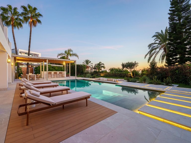 Apartment for Sale in Benahavis, Malaga 38