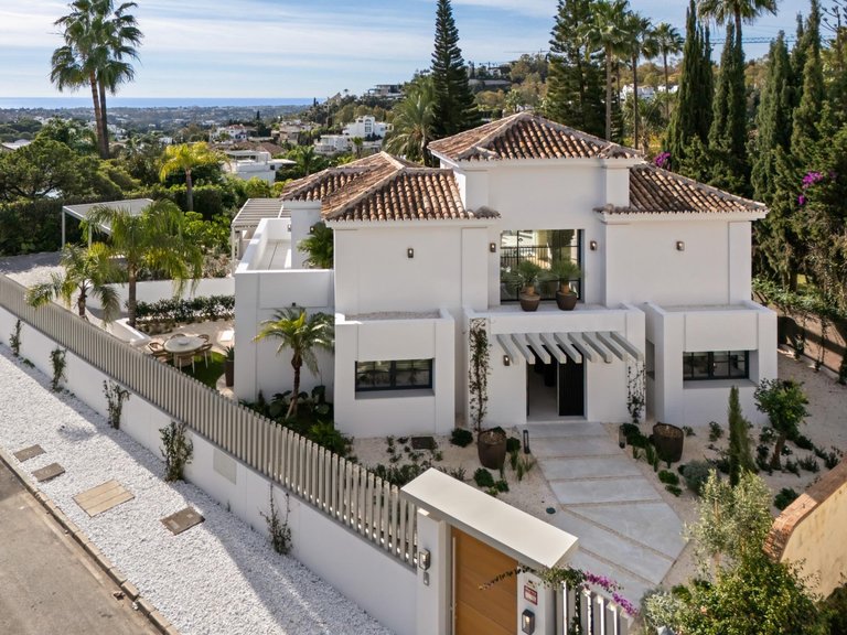 Apartment for Sale in Benahavis, Malaga 40