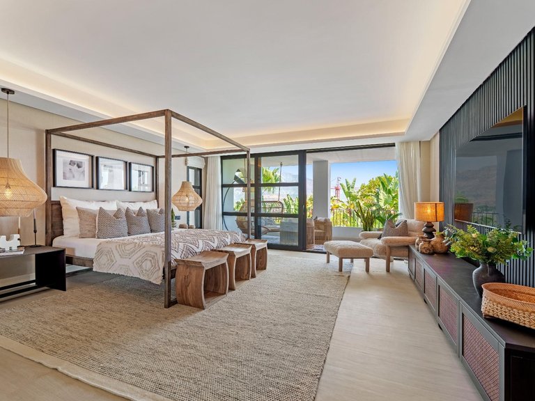 Villa for Sale in Marbella, Malaga 22