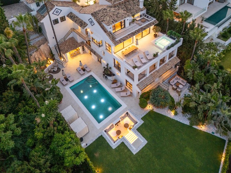 Villa for Sale in Marbella, Malaga 3