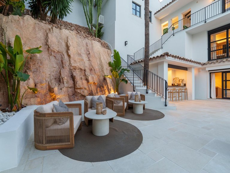 Villa for Sale in Marbella, Malaga 32