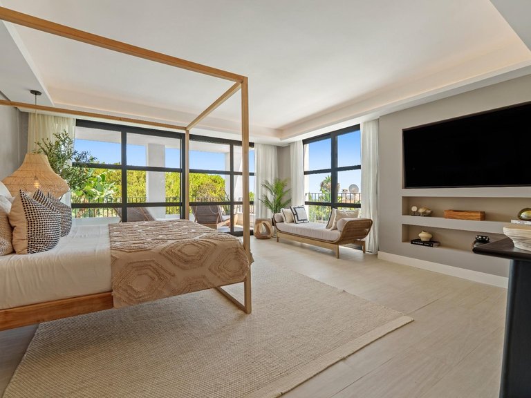 Villa for Sale in Marbella, Malaga 35