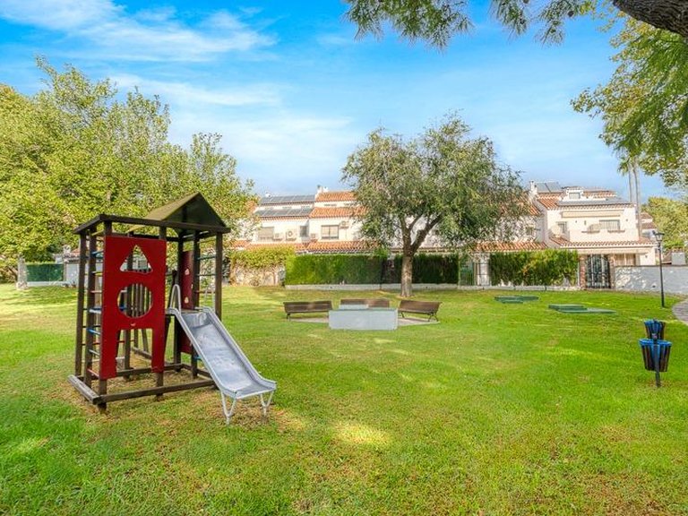 Town House for Sale in Marbella, Malaga 33