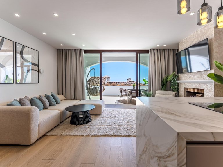 Town House for Sale in Benahavis, Malaga 9