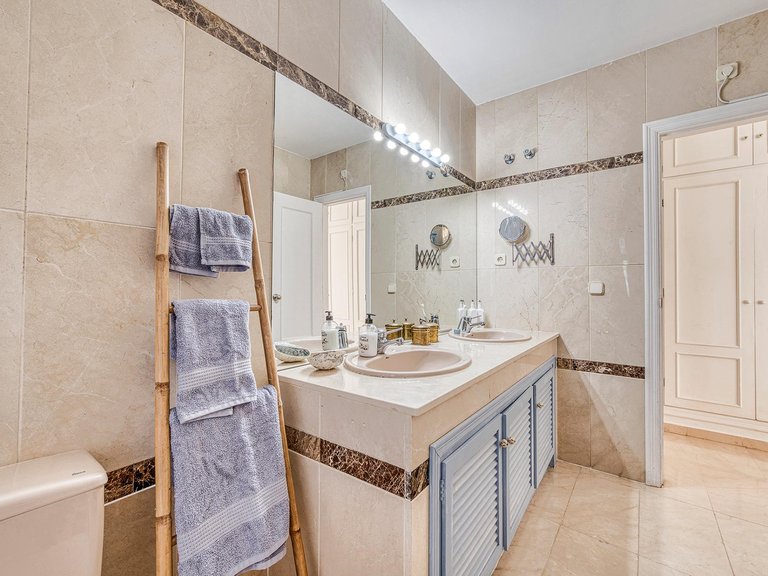 Apartment for Sale in Marbella, Malaga 17