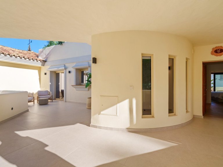 Apartment for Sale in Marbella, Malaga 38