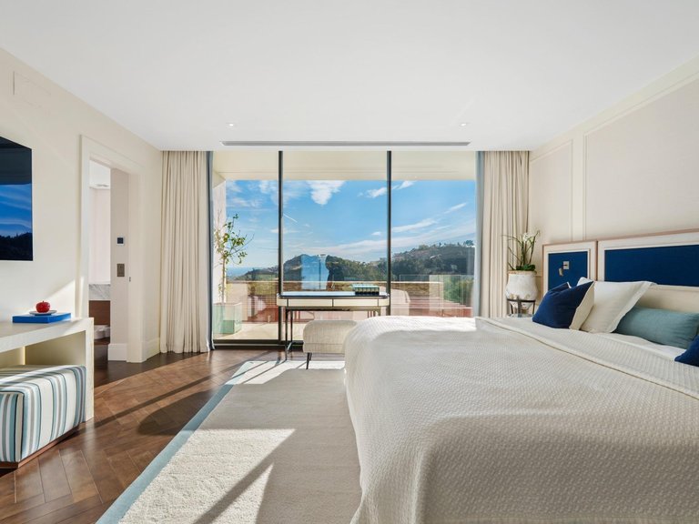 Apartment for Sale in Benahavis, Malaga 19