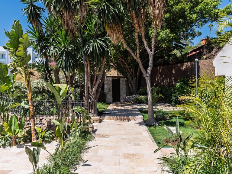 Apartment for Sale in Marbella, Malaga 36
