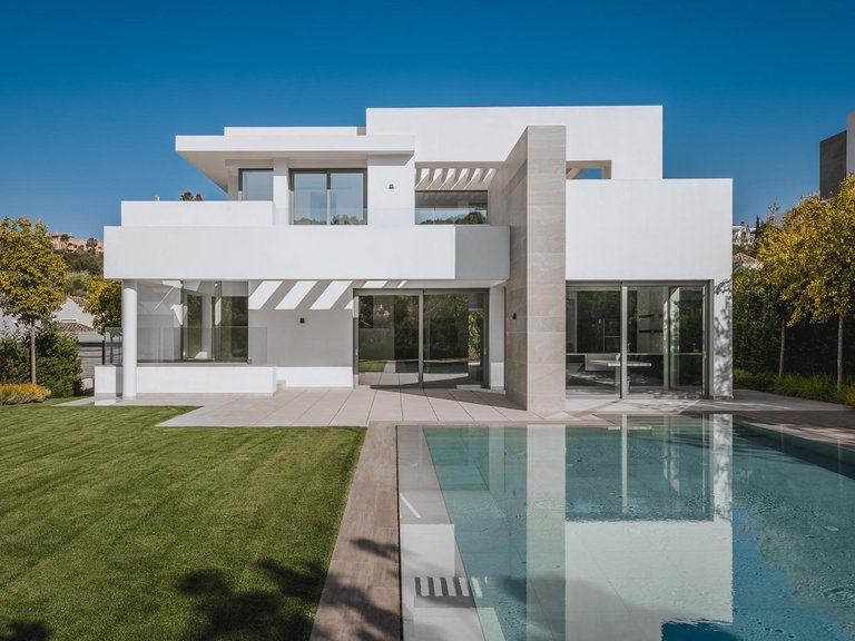 Apartment for Sale in Estepona, Malaga 1