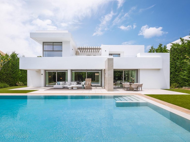 Apartment for Sale in Estepona, Malaga 1