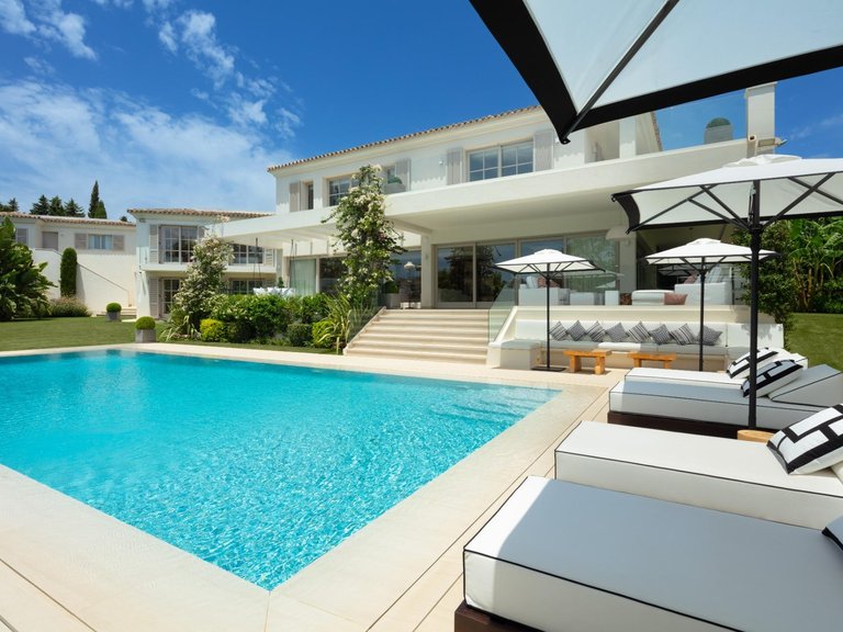 Villa for Sale in Marbella, Malaga 35