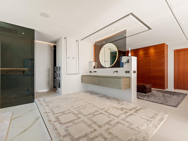 Apartment for Sale in Benahavis, Malaga 33