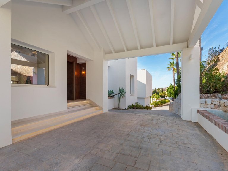 Apartment for Sale in Benahavis, Malaga 42