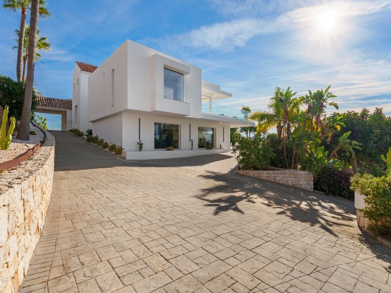 Apartment for Sale in Benahavis, Malaga 45