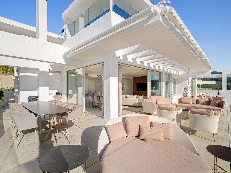 Apartment for Sale in Ojen, Malaga 1