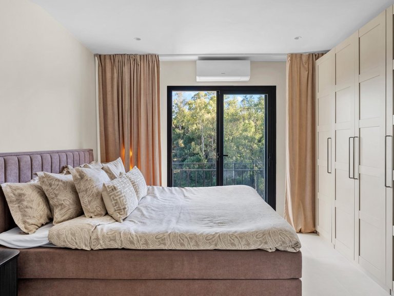 Apartment for Sale in Benahavis, Malaga 10