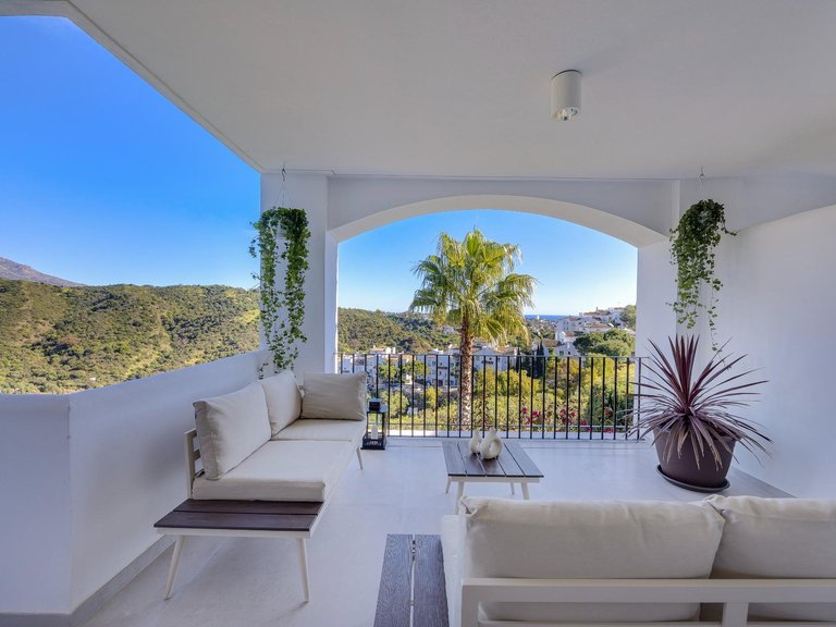 Apartment for Sale in Benahavis, Malaga 1