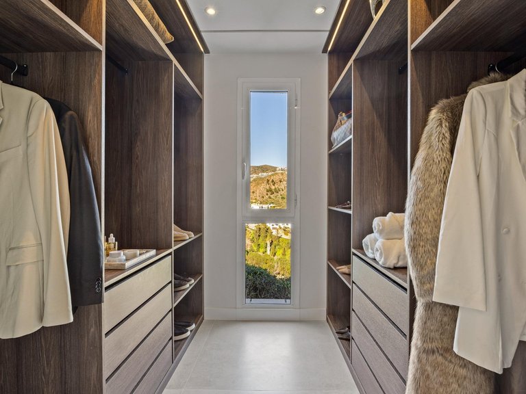 Apartment for Sale in Benahavis, Malaga 16