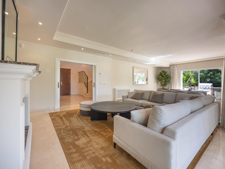 Apartment for Sale in Benahavis, Malaga 13