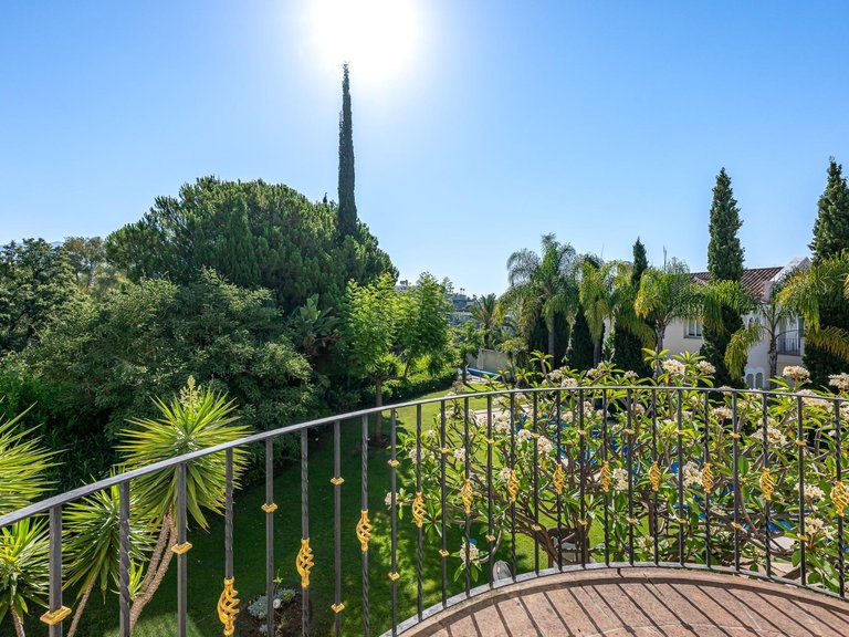 Apartment for Sale in Benahavis, Malaga 21