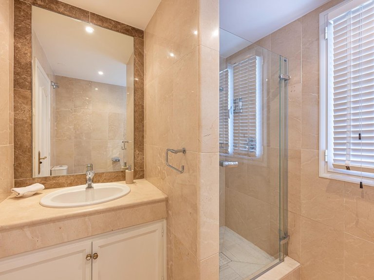 Apartment for Sale in Benahavis, Malaga 36