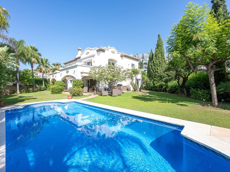 Apartment for Sale in Benahavis, Malaga 4