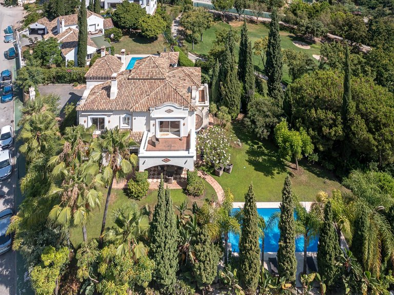 Apartment for Sale in Benahavis, Malaga 5