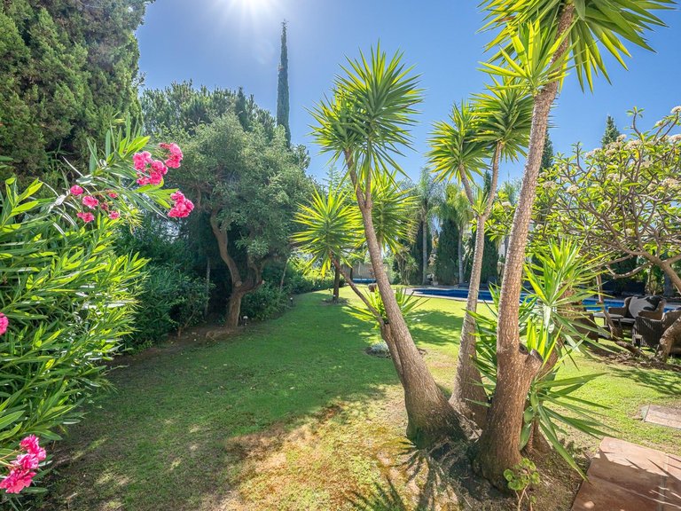 Apartment for Sale in Benahavis, Malaga 53