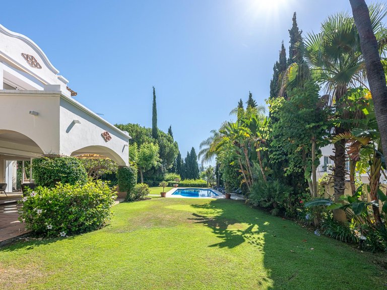 Apartment for Sale in Benahavis, Malaga 59
