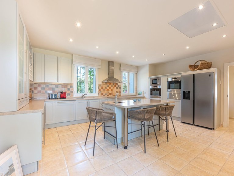Apartment for Sale in Benahavis, Malaga 7