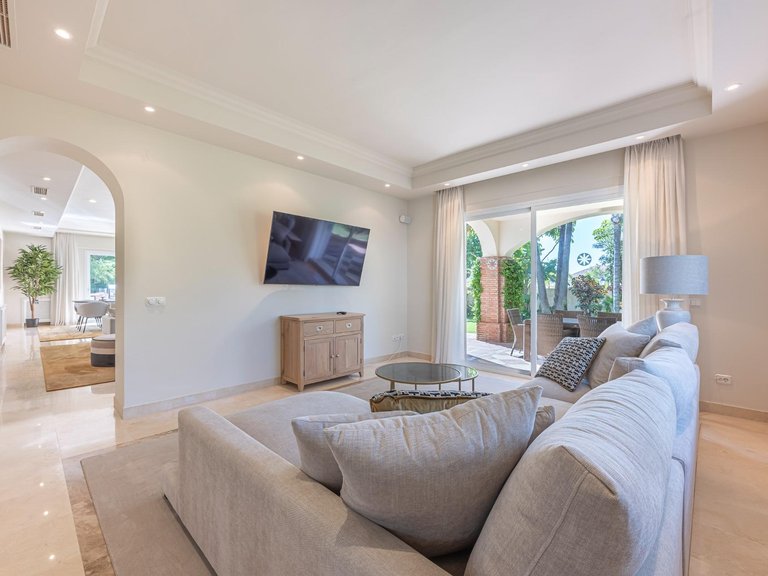 Apartment for Sale in Benahavis, Malaga 8