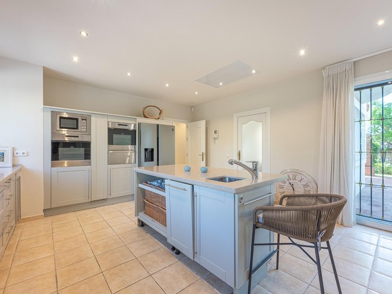 Apartment for Sale in Benahavis, Malaga 9