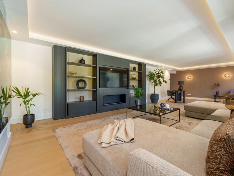 Apartment for Sale in Marbella, Malaga 35