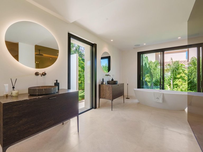 Apartment for Sale in Marbella, Malaga 38