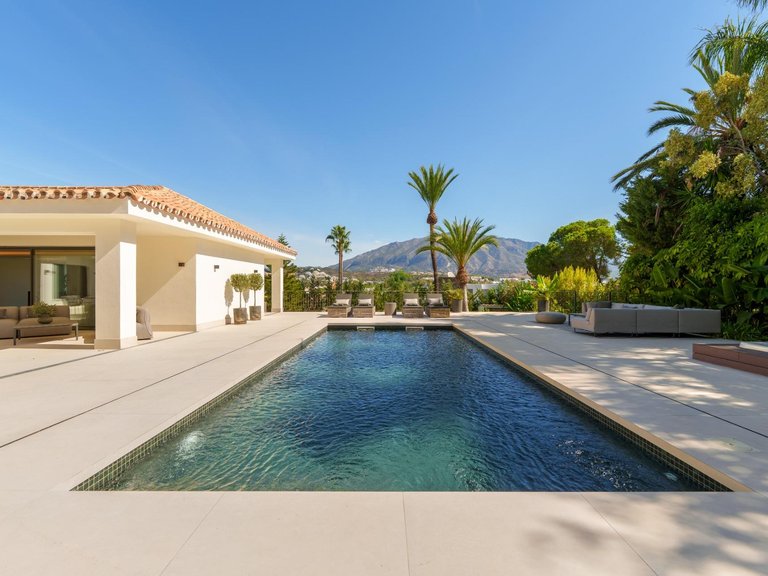 Apartment for Sale in Marbella, Malaga 44