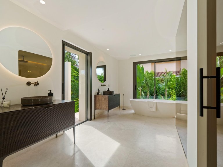 Apartment for Sale in Marbella, Malaga 49