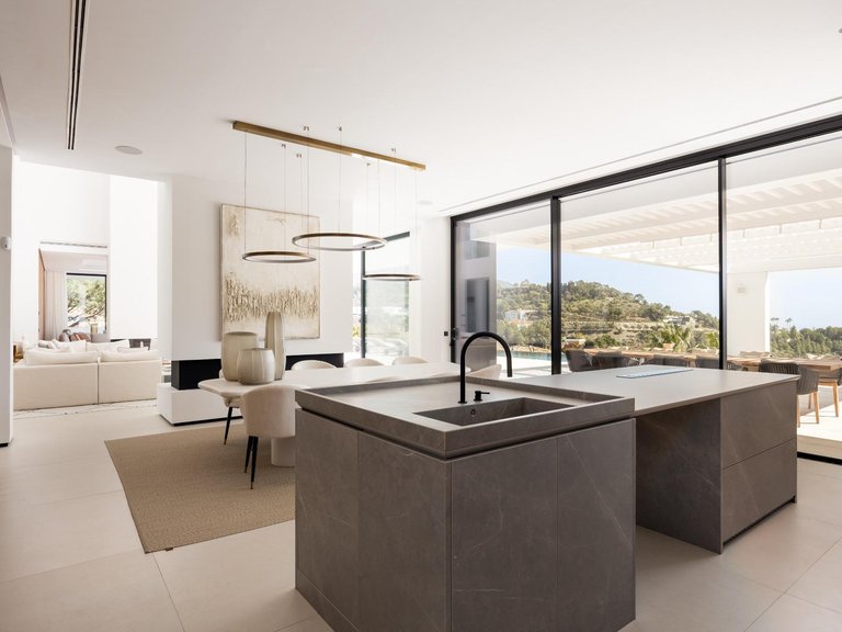 Villa for Sale in Benahavis, Malaga 10