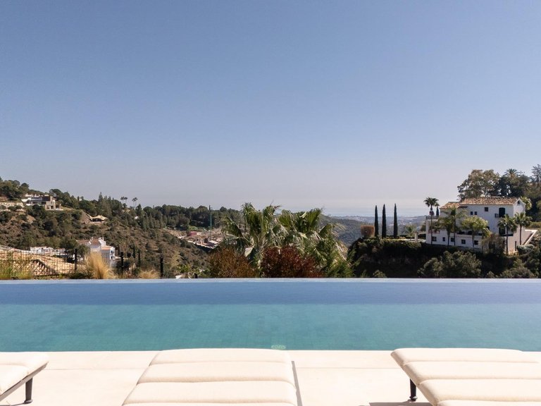 Villa for Sale in Benahavis, Malaga 25