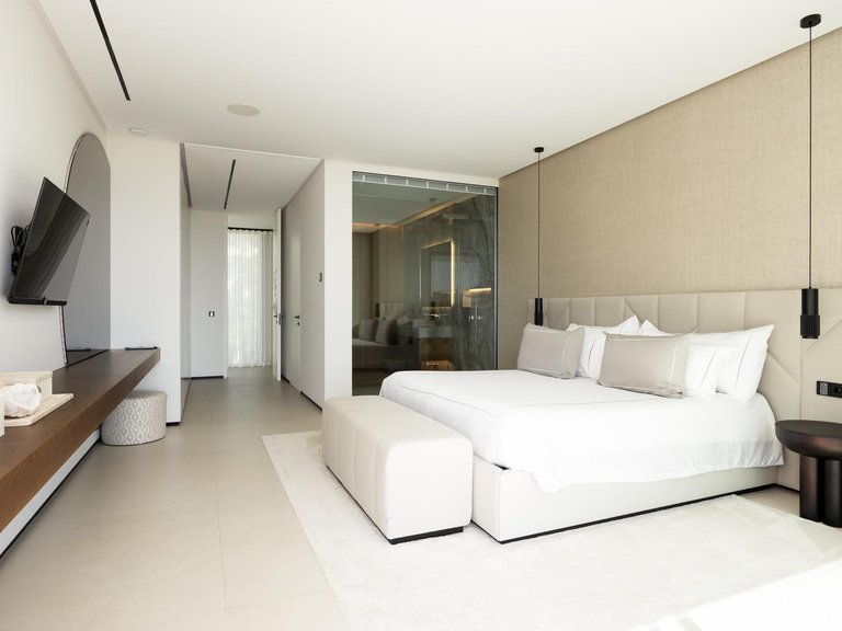Villa for Sale in Benahavis, Malaga 44
