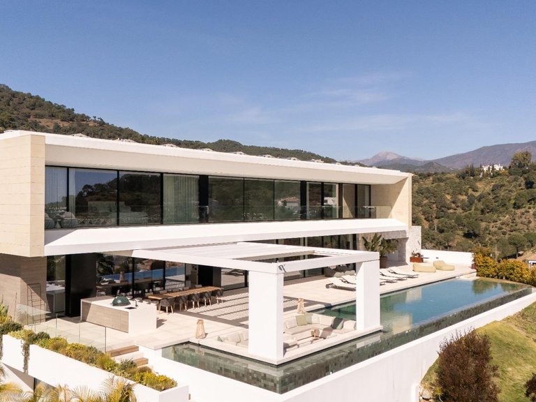 Villa for Sale in Benahavis, Malaga 5