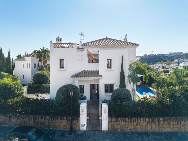 Apartment for Sale in Estepona, Malaga 8