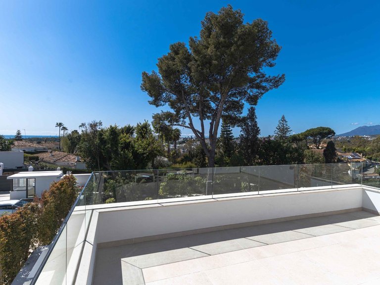 Apartment for Sale in San Pedro De Alcantara, Malaga 42