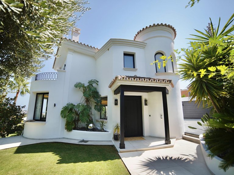 Apartment for Sale in Benahavis, Malaga 3