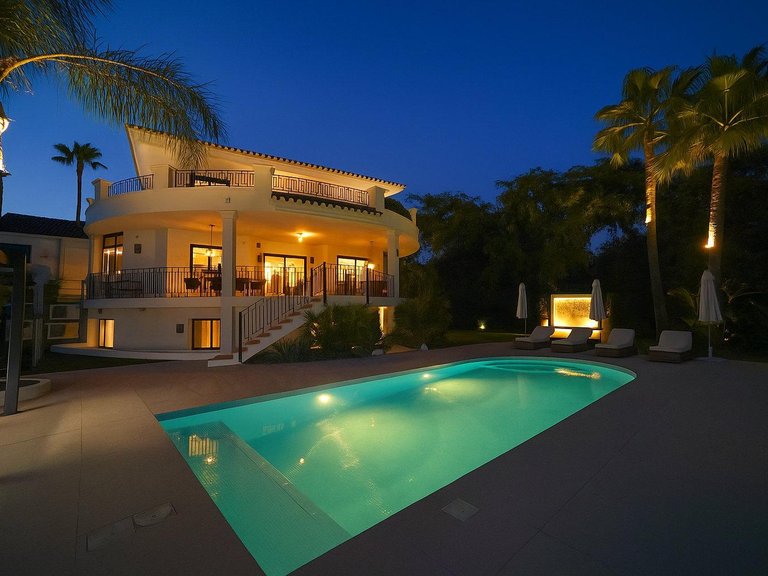 Apartment for Sale in Benahavis, Malaga 35