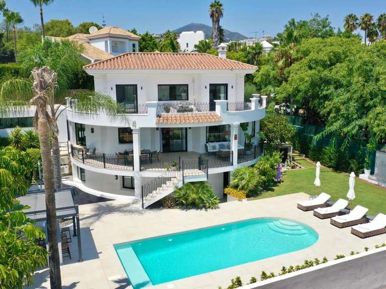 Apartment for Sale in Benahavis, Malaga 40