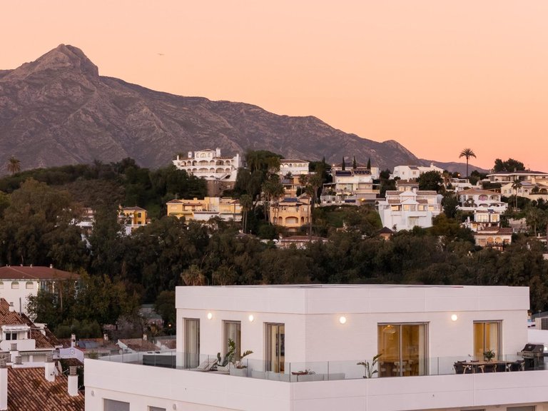Penthouse for Sale in Marbella, Malaga 38