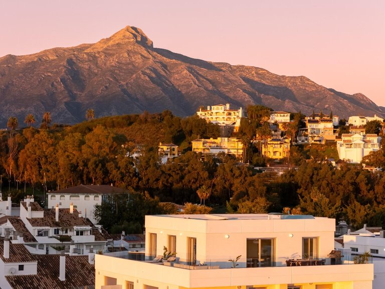 Penthouse for Sale in Marbella, Malaga 41