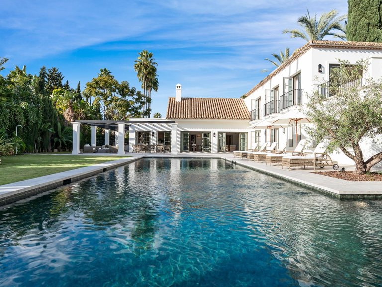 Villa for Sale in Marbella, Malaga 1