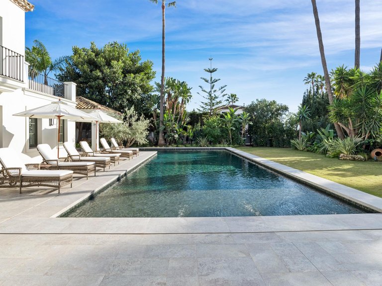 Villa for Sale in Marbella, Malaga 11