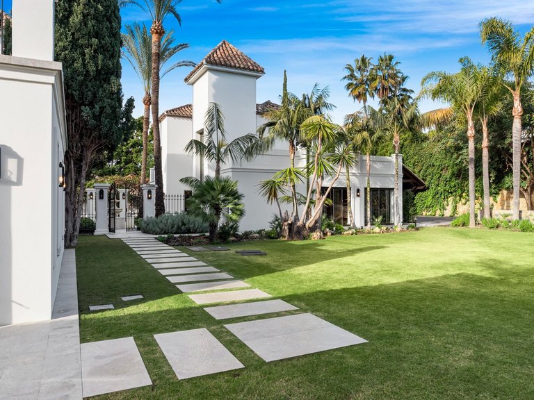 Villa for Sale in Marbella, Malaga 14